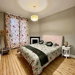 Casa de Férias Maison Meuliere Avec Jardin